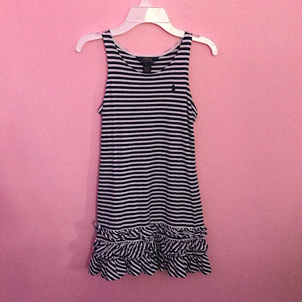 Girls dress, lightly used, like new.